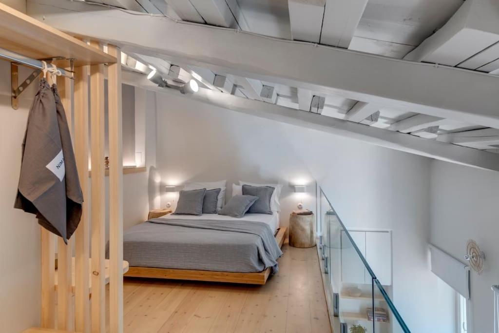 Nomade Vibrant Living Loft Apartment Ermoupoli Ngoại thất bức ảnh